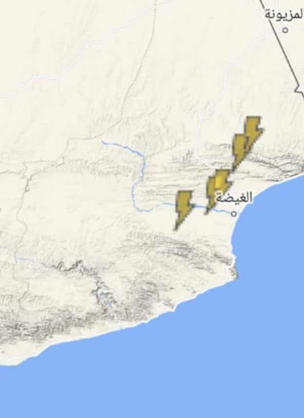 المهرة… أمطار مصحوبة بـ “برق ورعد” ودعوات للمواطنين للابتعاد عن مجاري السيول