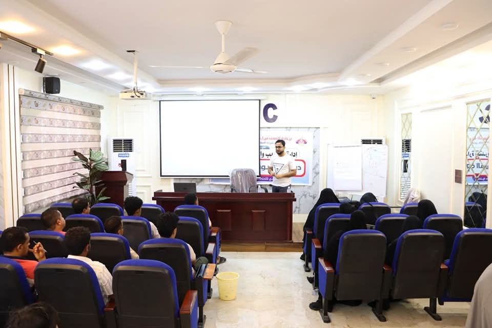 المهرة…شركة النفط اليمنية تدشّن دورات تدريبية في الحاسوب لتعزيز كفاءة الموظفين