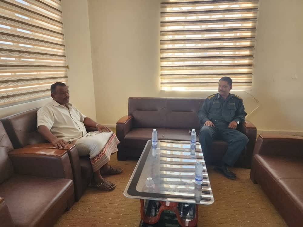 مدير عام مديرية الغيضة يستقبل مدير البحث الجنائي بالمديرية لبحث تعزيز العمل الأمني
