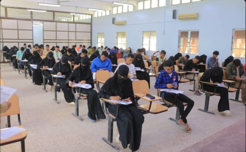 سيئون… تدشين امتحانات الفصل الدراسي الاول بكلية المجتمع