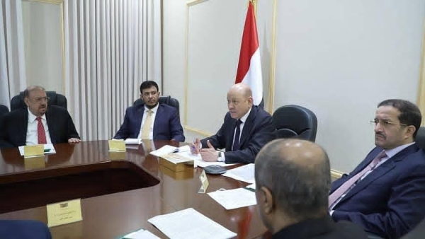 العليمي يطلب من التحالف حماية المدنيين ودعم التهدئة شرق البلاد